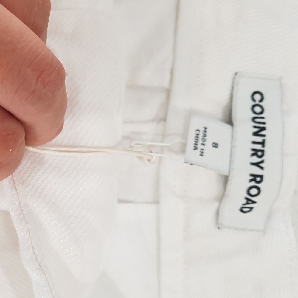 Brand new Country Road Tailored linen short size 8 - Picture 4 of 9